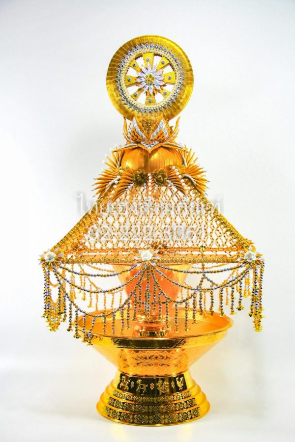 ครอบไตรธรรมจักรสีทอง ร้อยอุบะมุกทอง