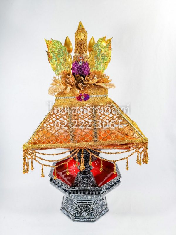 ครอบไตรนกประดับดอกไม้สีทอง ร้อยมุกทอง