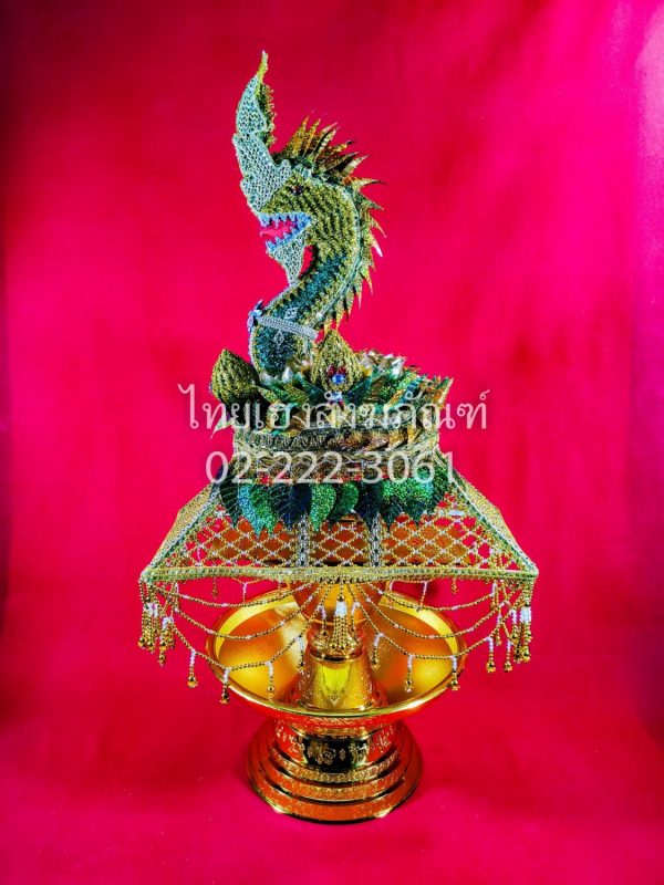 ครอบไตรพญานาคสีเขียว ร้อยมุกทอง